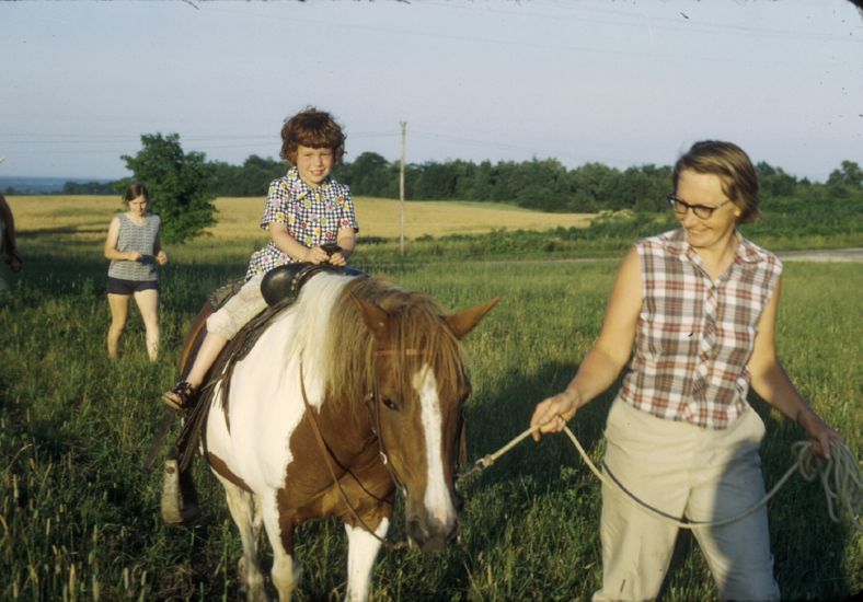  beingled by Mrs. Johnson at Windy Acres Farm in Ohio